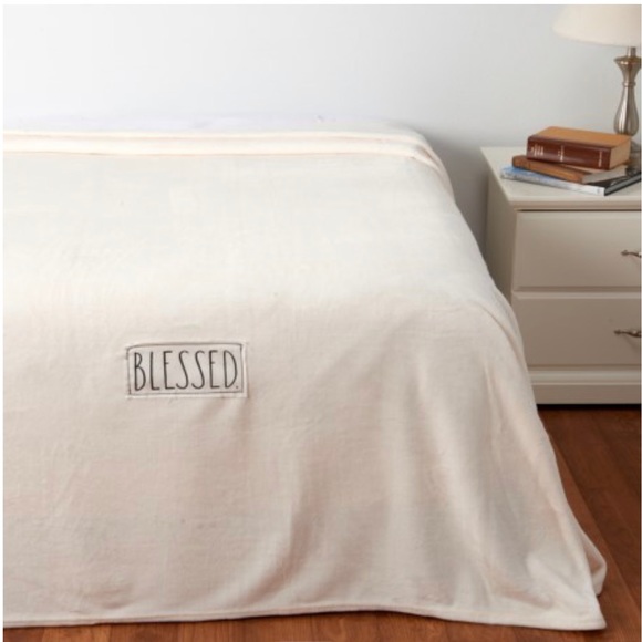 Rae Dunn ‘Blessed’ Throw Blanket NWT - Picture 1 of 2